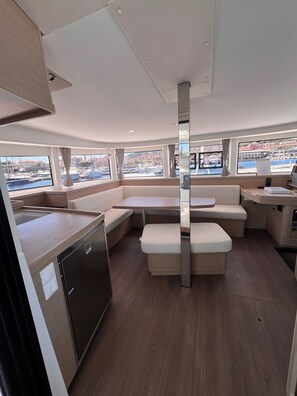 Interior - Sun-Kissed Sailing Adventure in Córcega (Cuchery)