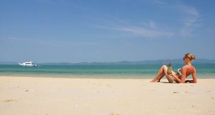 Sun-Kissed Sailing Adventure in Vigo, Galicia