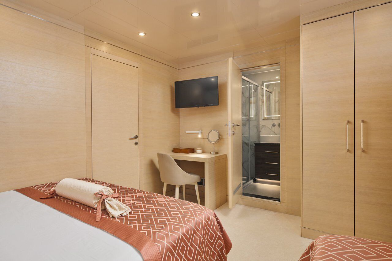 5 bedrooms