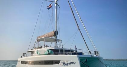 Caribbean Bliss: Sun-soaked Sailing Adventure from Belize to Cayo Ámbar Gris, San Pedro