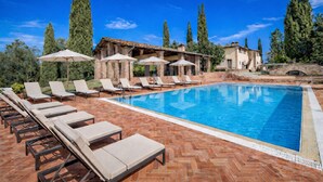 Unclassified image, 5 of 38, button - Villa Cerretello (Montaione)