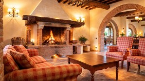 Unclassified image, 4 of 38, button - Villa Cerretello (Montaione)