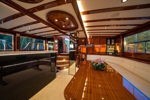 Lobby - Sun-Kissed Sailing Adventure in Split, Croatia (Split)