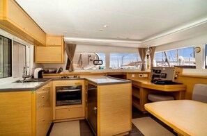 Private kitchen - Sun-Kissed Sailing Adventure in the Ionian Islands, Lefkada (Lefkada)