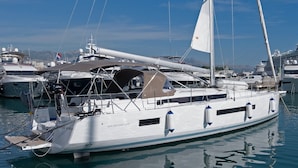 Unclassified image, 4 of 32, button - Sun-Kissed Sailing Adventure in Split, Croatia (Split)