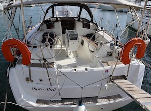 Marina - Sun-Kissed Sailing Adventure in Islas Sarónicas (Alimos)