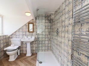 Shower - 4 Studley Terrace (Whitby)