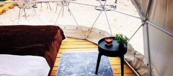 Stone Rose – Private Living. 3 Apartments & 5 Glamping Tents in Rose, Luštica