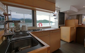 Private kitchen - Sun-Kissed Sailing Journey in Trat, Koh Chang (Ko Chang)