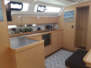 Private kitchen - Sun-Kissed Sailing Adventure in the Ionian Islands, Lefkada (Lefkada)