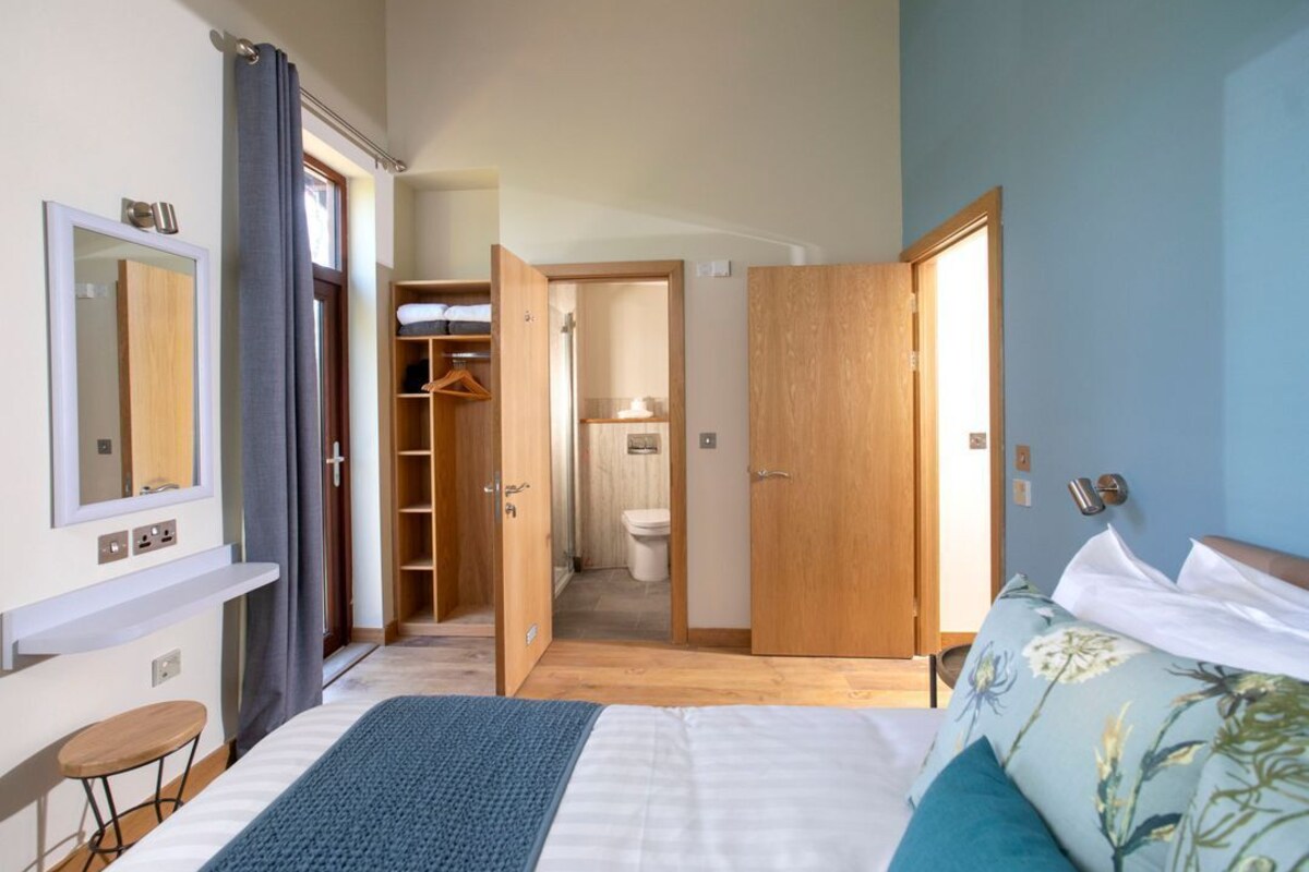 Studio (2 Bedrooms) | Interior
