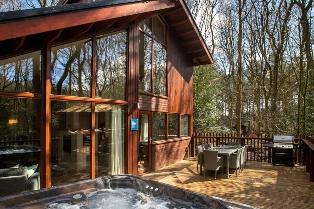 Studio (4 Bedrooms) | Front of property