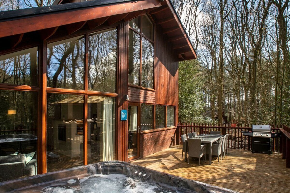 Studio (4 Bedrooms) | Front of property