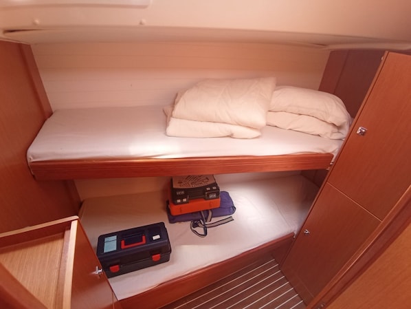 Room - Sun-Kissed Sailing Adventure in Islas Baleares, Mallorca (Palma)