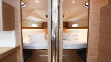 4 bedrooms, in-room safe