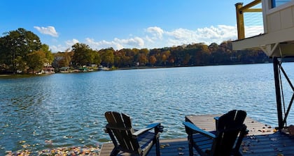 Lakehouse getaway minutes from Stone Mountain