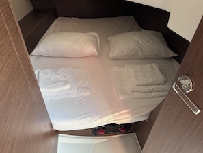 Room - Sun-Kissed Sailing Adventure in Zadar, Croatia (Bibinje)