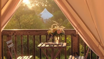 Classic Tent, Garden View | Outdoor dining