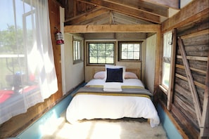 Deluxe Tent, Garden View - Gatherwild Ranch (Germantown)