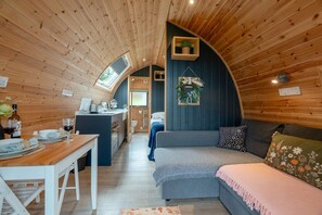 TV, stereo - Greendale Glamping - Sunrise Pod (Chatburn)