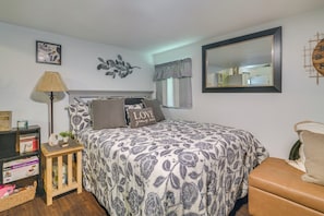 Apartment (0 Bedroom) | Interior - 6 Mi to Town! Trinity Retreat w/ Yard (Trinity)