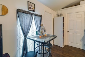 Apartment (0 Bedroom) | Interior - 6 Mi to Town! Trinity Retreat w/ Yard (Trinity)