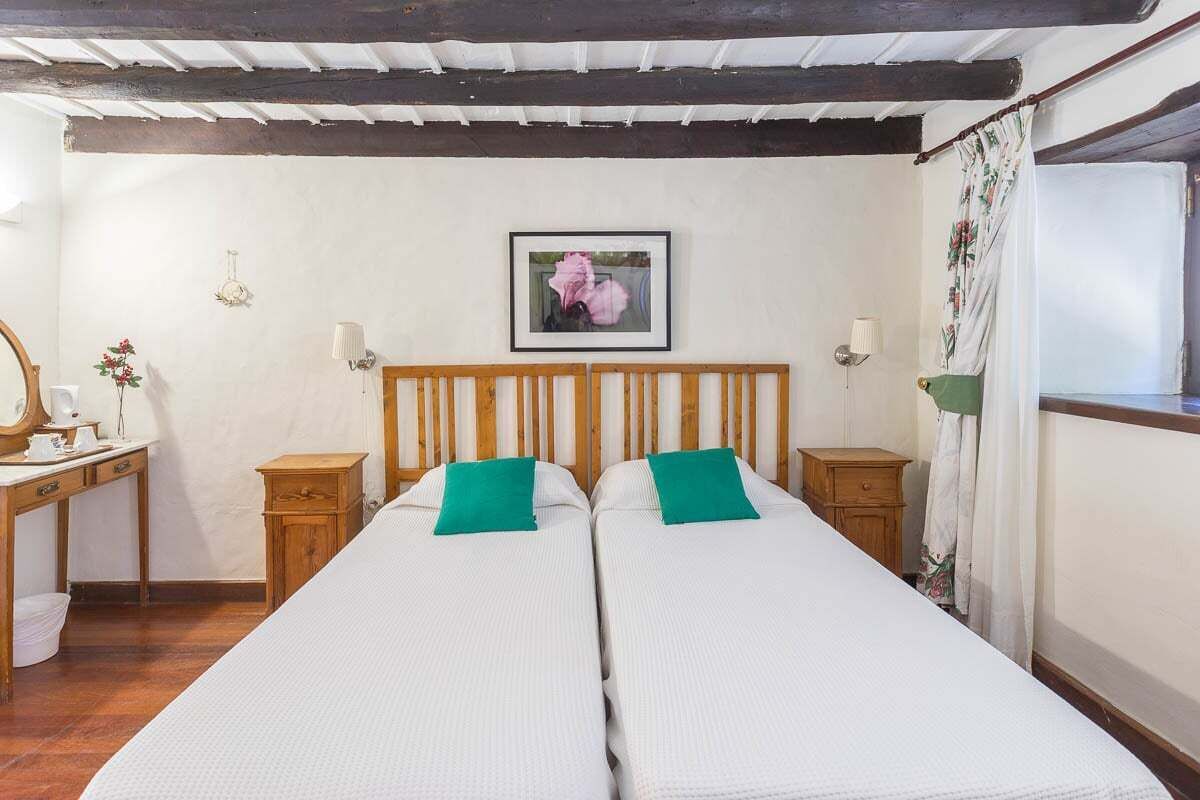 Acceso a internet y ropa de cama 