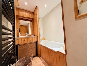 Bathroom - Apartment with balcony in Saint-Chaffrey (Saint-Chaffrey)