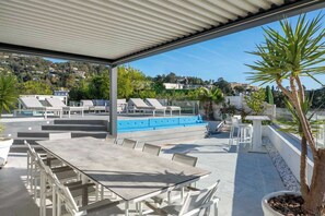 Outdoor dining - EXCEPTIONAL 200M² LUXURY APT, NESTLED ON THE PRESTIGIOUS BOULEVARD DE MONTFLEURY (Saint-Pierre-du-Mont)