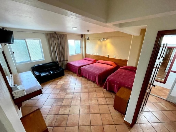 Habitacion triple mixta | Free WiFi