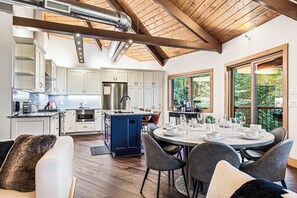 Coffee/tea maker, fridge, microwave, oven - Slopeside Luxury Retreat | Hot Tub and Fire Pit (Beech Mountain)