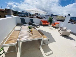 Outdoor dining - GuestReady - 02B Livian Suites Int 4 Pax (Las Palmas de Gran Canaria)