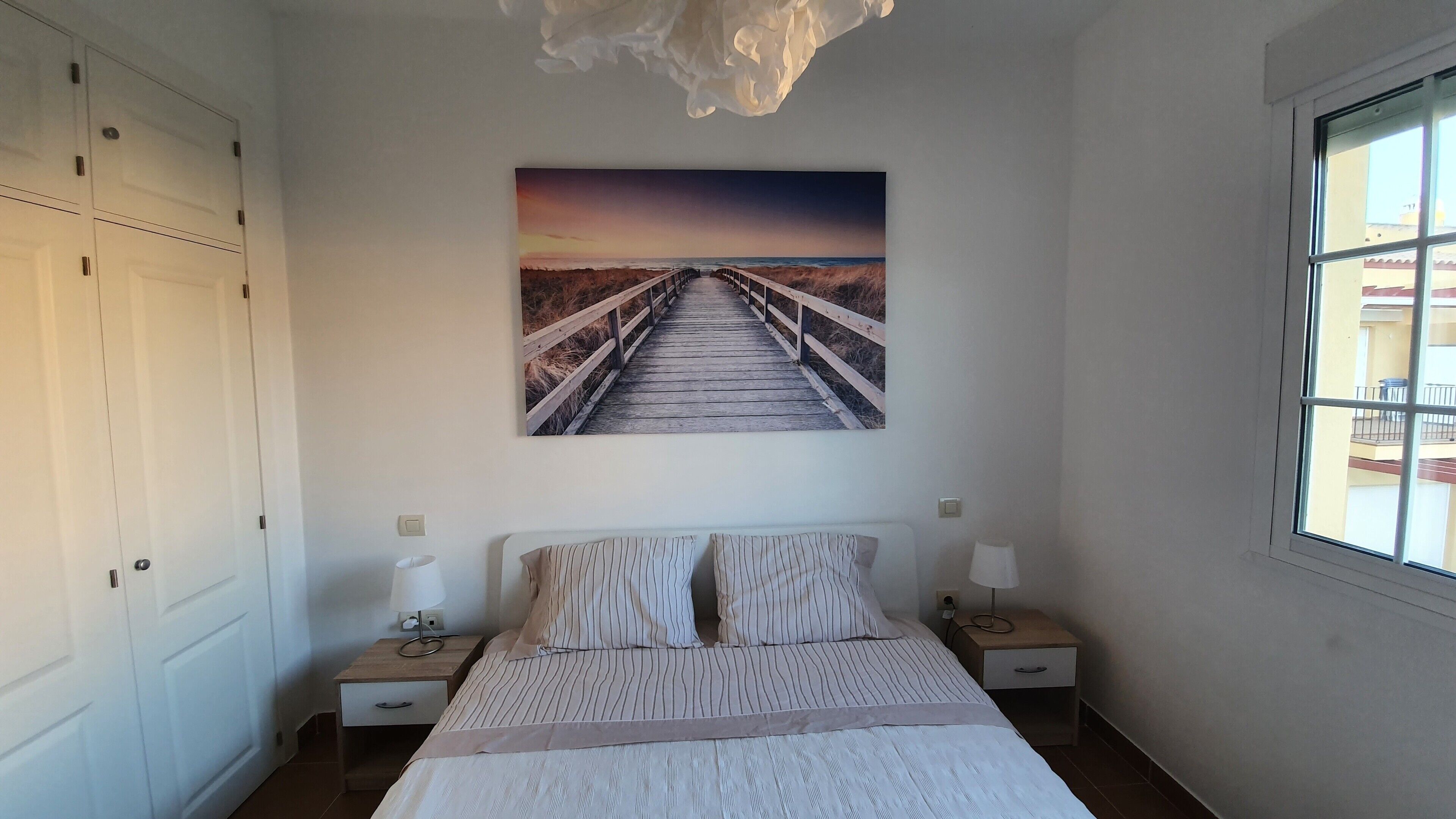 Iron/ironing board, WiFi, bed sheets
