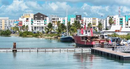 Karibischer Traum: Sonnenverwöhntes Segelabenteuer ab Guadalupe, Grande-Terre