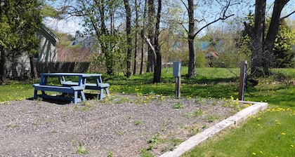 RV Pad only- city water/sewer & 30/50amp hook-ups, 2 minute walk to ocean!