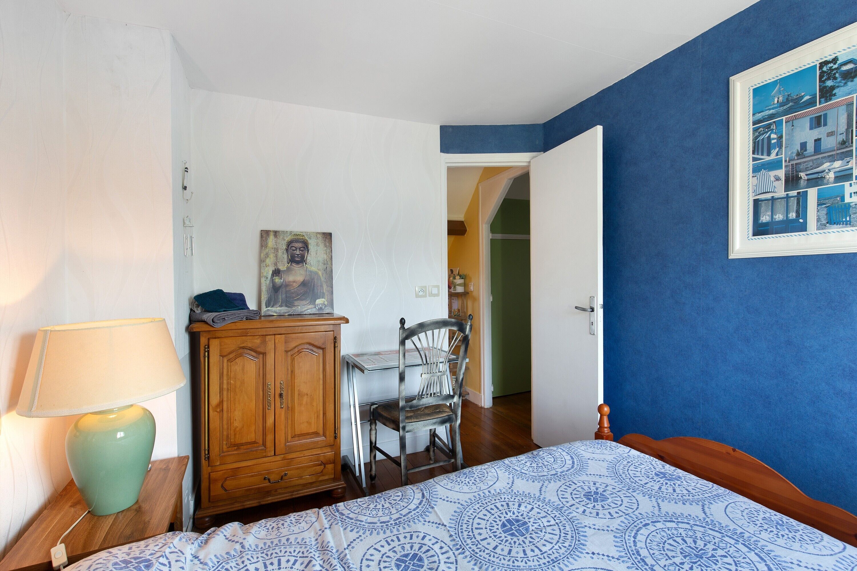 3 slaapkamers, een strijkplank/strijkijzer, wifi, beddengoed
