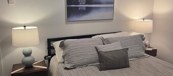 Stylish pet-friendly 1-bedroom home on the border of Kelowna/Lake Country