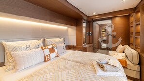 Room - Sun-Kissed Sailing Adventure in Split, Croatia (Kaštel Gomilica)