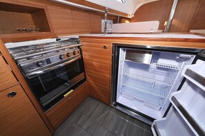 Private kitchen - Sibenik Sun-soaked Sailing: A Luxurious Croatian Voyage (Pirovac)