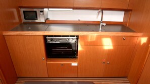 Private kitchen - Sun-Kissed Sailing Adventure in Istria, Croatia (Pula)