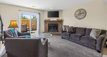 Remote Work Ready | 3BR | Google Fiber | Kings