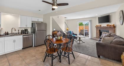 Remote Work Ready | 3BR | Google Fiber | Kings