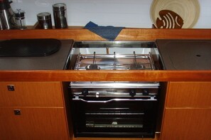 Private kitchen - Sun-Kissed Sailing Adventure in the Ionian Islands, Lefkada (Lefkada)