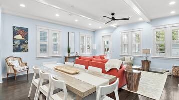 Casa, varias camas (Gulfview on 30A) | Interior
