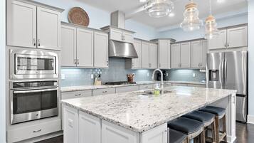 Casa, varias camas (Gulfview on 30A) | Cocina privada