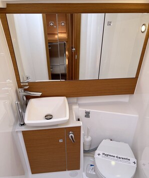 Bathroom - Sun-Kissed Sailing Adventure in Istria, Croatia (Pula)