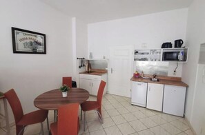 Dining - Strandgang Apartment in Warnemünde (Elmenhorst/Lichtenhagen)