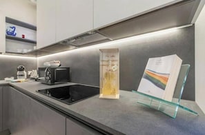 Private kitchen - Color & Design - 2 Bedrooms - Piazza dei Signori in the Heart of Padua (Padova)