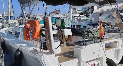 Sun-Kissed Sailing Adventure in the Majestic Islas Baleares