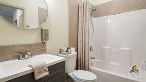 Toallas, jabón, papel de baño 